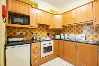 22 - Spacious Duplex by Shortstays - Galway - 7