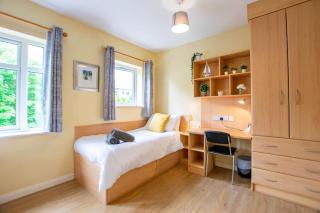 22 - Spacious Duplex by Shortstays - Galway - 2