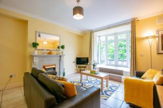 22 - Spacious Duplex by Shortstays - Galway - 1