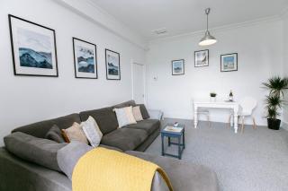 Spacious Apartment, Free Parking, Central Location Near To Uni, Hospital, Town - 8