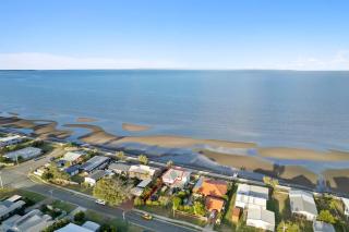 Moreton Views! - 2