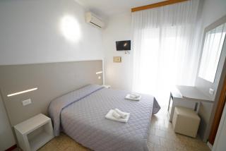 Hotel Ischia - Rímini - 8