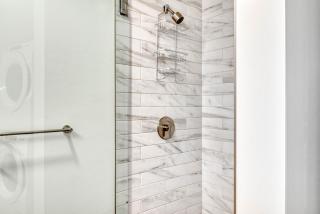 First Hill Studio w Gym Patio Coworking SEA-446 - 2