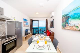Islet Promenade Seafront 1 Bedroom Apartment with sea view balcony by Getawaysmalta - 2