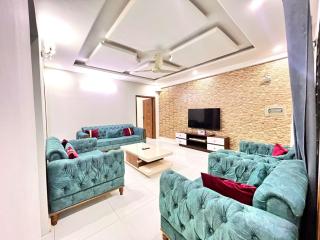 LUXURY APARTMENT HOTEL 2 Bedroom Apartment Family Residence - Islamabad - 0