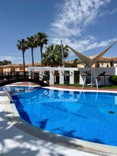 House sleeps 6, large pool walk to beach - Vera - 9
