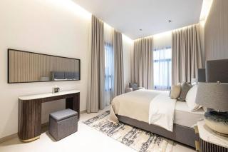Luxury Villa 8 BR Sea and Mountain View with infinity pool - Al Dana Island Fujairah - 6
