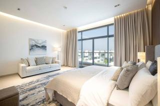 Luxury Villa 8 BR Sea and Mountain View with infinity pool - Al Dana Island Fujairah - 3