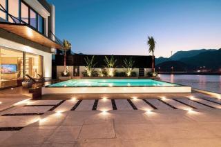 Luxury Villa 8 BR Sea and Mountain View with infinity pool - Al Dana Island Fujairah - 8