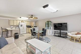 Sea Forever Cottage Flagler Beach Walk To The Beach Pet Friendly - Beverly Beach - 4