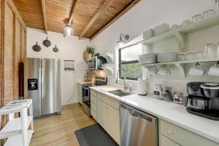 The Hideaway Secluded and Spacious Schulenburg Gem - Schulenburg - 5