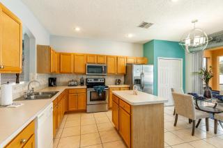 Family Friendly Vacation Home with South Facing Pool - Hot Tub - Game Room - Near Disney - Kissimmee - 2