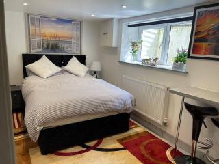 Lux Double Bed Studio by town & beach - Ryde - 9