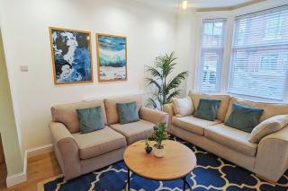 Seaside Escapes - with relaxing hot tub! - Scarborough - 3