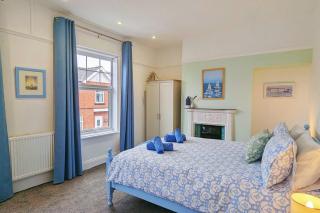 Seaside Escapes - with relaxing hot tub! - Scarborough - 8