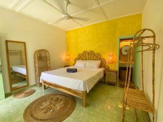 Banana Surf House - 0