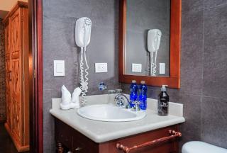 Uzhupud Garden Hotel & Lodge - Paute - 2