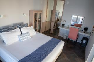 Salty Breeze Beachfront Apartment-Premium Stay - 7