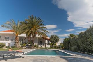 Propodes Luxury Villa - 8