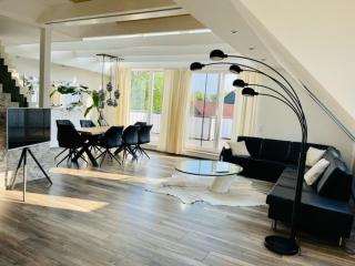 Apartment 160qm 5 Schlafzimmer 1 Wohnzimmer Terrasse und Balkon - Wilhelmshaven - 0