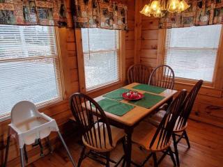 Three Bears Cabin - Hottub Arcades Btwn PigeonForge Gatlinburg Great Smoky Mountains National Park - Sevierville - 1