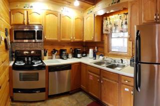 Three Bears Cabin - Hottub Arcades Btwn PigeonForge Gatlinburg Great Smoky Mountains National Park - Sevierville - 6