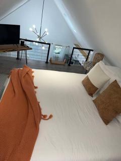 Modern Loft - - 0