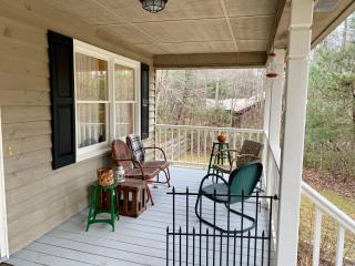 Tate Creek Cottage in Wine Country- Fenced-In Yard - Dahlonega - 3
