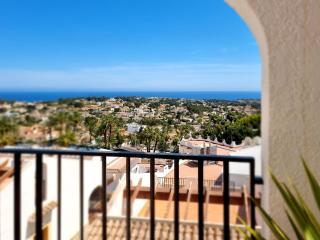 THE VIEW: sea, mountain, terrace, swimming pool - Calpe - 4