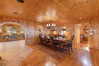 Beech Retreat at 5,000 Feet - Beech Mountain - 2