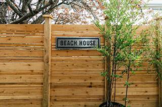 Lovely 2 bedroom suite steps from The beach - Victoria - 7