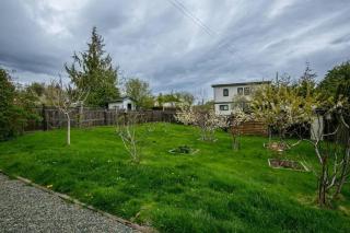 Lovely 2 bedroom suite steps from The beach - Victoria - 3