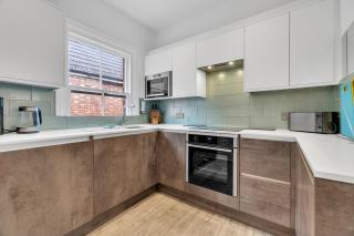 Poets Apartment with Free Parking By My Getaways - Worthing - 2