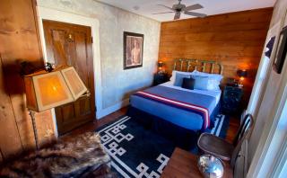 Crew's Quarters Boarding House - Caters to Men - Provincetown - 5