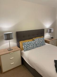 Spacious 2 Bedroom Modern Flat & Parking - Londra - 9