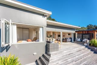 Onetangi Beachfront Escape - Coast & Country - Onetangi - 5