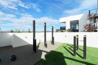 2BR@Luxury&Stylish Top Floor Apt,Pool,Parking,View - 5