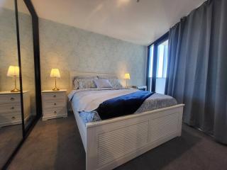 2BR@Luxury&Stylish Top Floor Apt,Pool,Parking,View - Harrison - 1