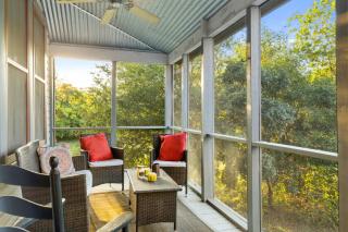 Medina River Historic Cottage - Castroville - 1