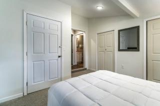 The Beach Pad- A Luxury Sylvan Getaway - Sylvan Beach - 4