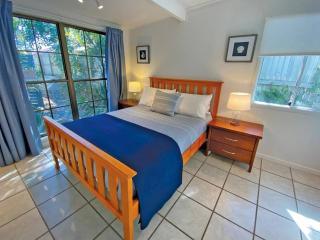 Amity Waterfront Cabins - Cardhu - Amity Point - 8