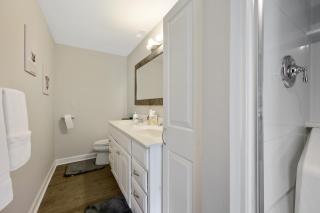 NEW Renovated 4BR Games Big Backyard Deck - Cary - 2