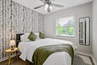 NEW Renovated 4BR Games Big Backyard Deck - Cary - 7