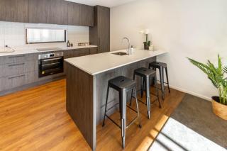 Family Home with Garage & EV - Walk to Hagley Park - 2