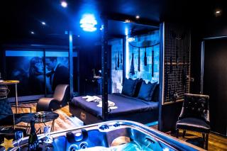 Loveroom Very Good Trip chambre avec jacuzzi privatif - Staple - 9