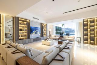 Luxury Villa 8 BR Sea and Mountain View with infinity pool - Al Dana Island Fujairah - 7