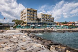 Hotel Bellevue Et Mediterranée - Diano Marina - 6