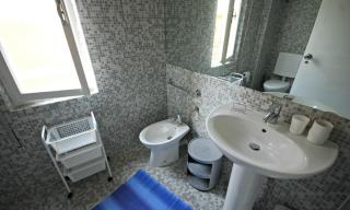 Bright apartment with sea view - 4