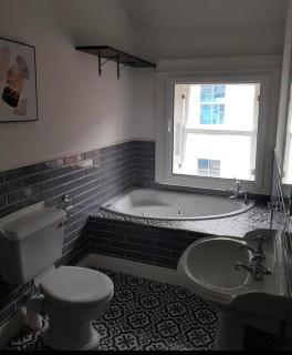 Shop Street Apartment - 3