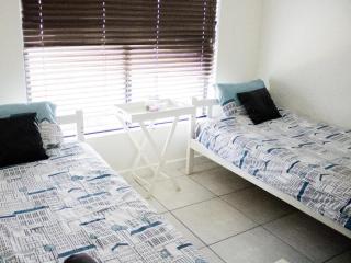 150 The Blyde Crystal Clear Lagoon 3 Bedroom Garden Apartment - 4